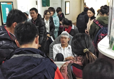  北航音乐厅坍塌 !疑因台上人数过多|音乐厅|坍塌