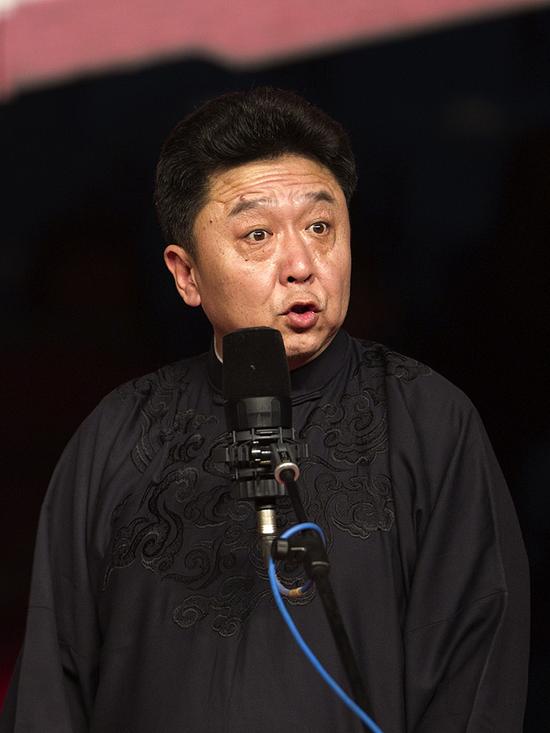 没有郭德纲，于谦老师自己上？