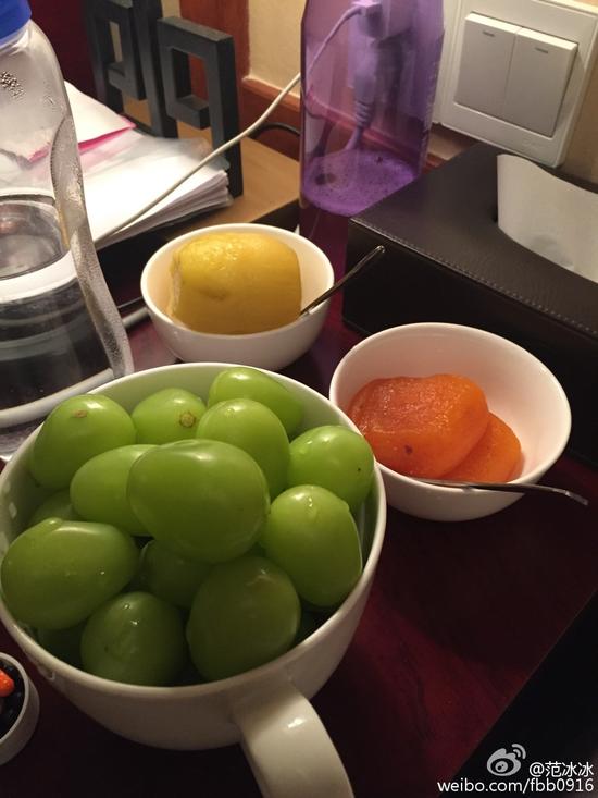 Li Chen send fruit to the crew? Fan Bingbing microblogging drying according to the evening of 7, thank