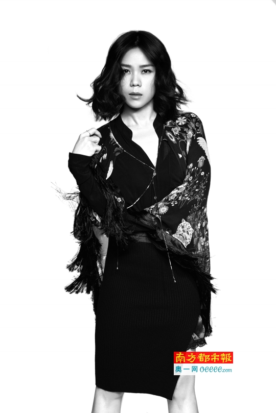 蔡健雅说《失语者》是“带着温度的电子乐”。