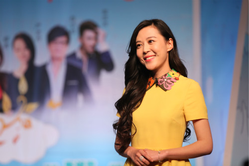 李金铭参加《长在面包树上的女人》发布会