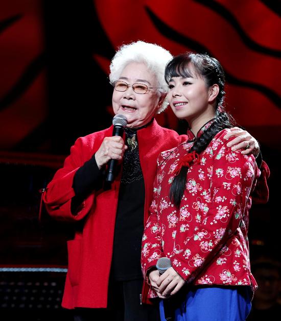 王二妮内地首办个唱 唱不尽心中的黄土地|王二