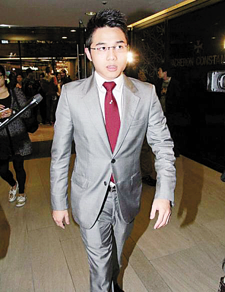 张歆艺、叶一云吻张国立 男方心满意足称好(图)_娱乐频道_大河网