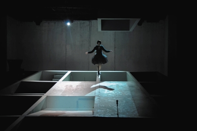 周末观剧:法源寺戊戌变法 蜂巢对话忧愁|贾一平