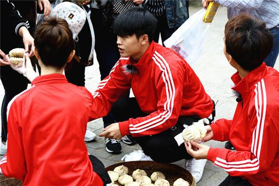 《课堂》队员重回北宋 开封寻宝烧脑作战|奔跑