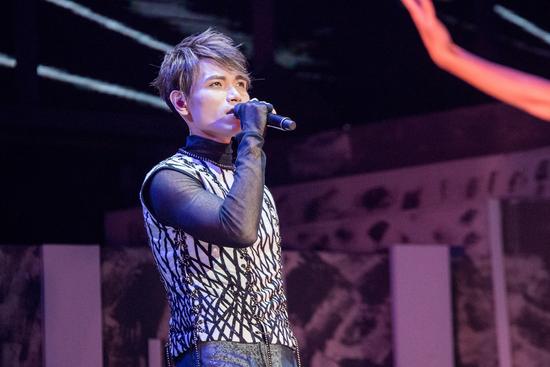 杨宗纬上海演唱会落幕 19日北京接力开唱|杨宗纬|上海|演唱会_新浪娱乐_新浪网