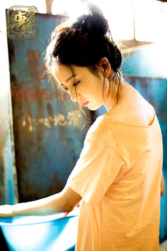15 11:32:07 新浪娱乐 摘要:在电影中,佟丽娅扮演一位名叫阿香的姑娘