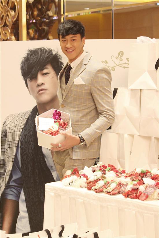 何润东出席《美丽的秘密》开播发布会