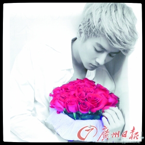 陈晓和陈妍希恋情公开以后，双方都回避了捆绑示人博眼球的做法。