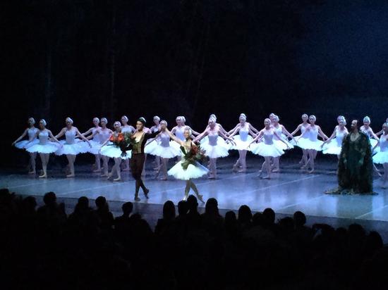 上海芭蕾舞团的豪华版《天鹅湖》