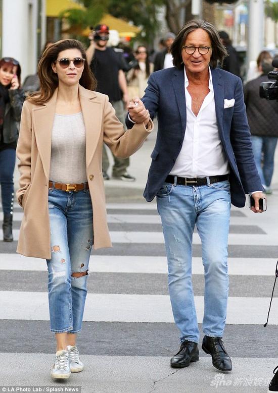 吉吉的父亲和新女友