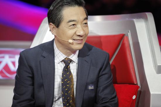 张召忠侧面微笑