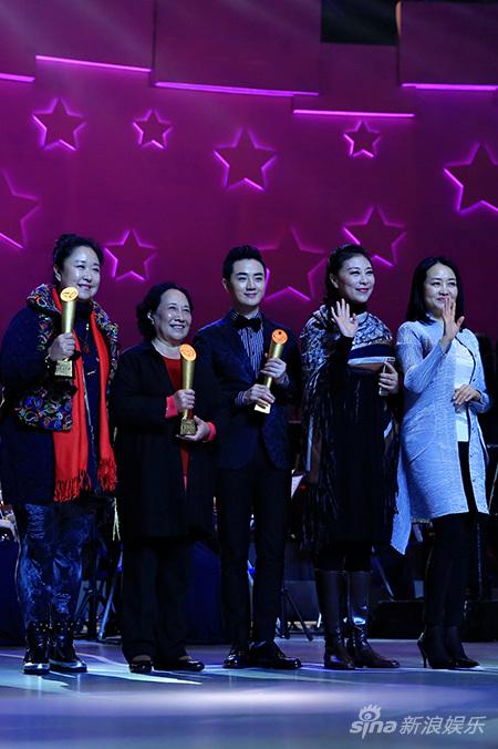 余少群获奖合照