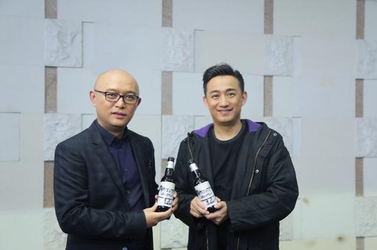 孟非为《四大名助》酿制忘忧孟爷汤