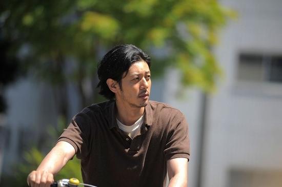 电影《Over Fence》小田切让饰演主人公白岩义男