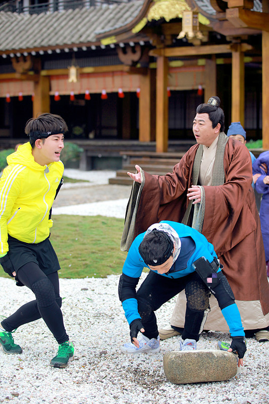 《加速》贾乃亮变恶霸 黄晓明胸口碎大石