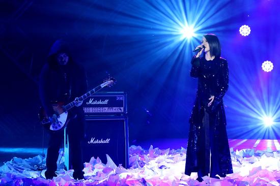 谭维维江苏四川两地跨年 新专辑筹备中|谭维维