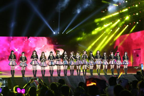 SNH48登陆广东卫视跨年演唱会