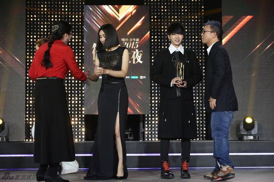 吴亦凡赵丽颖获封微博之夜King&Queen|微博