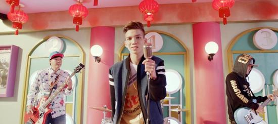 周杰伦携派伟俊打造新曲《Try》MV首发