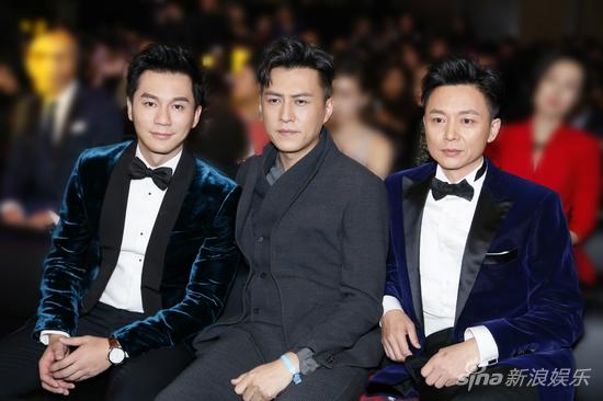 李晨亮相微博之夜 获年度卓越公益人物 - 手机