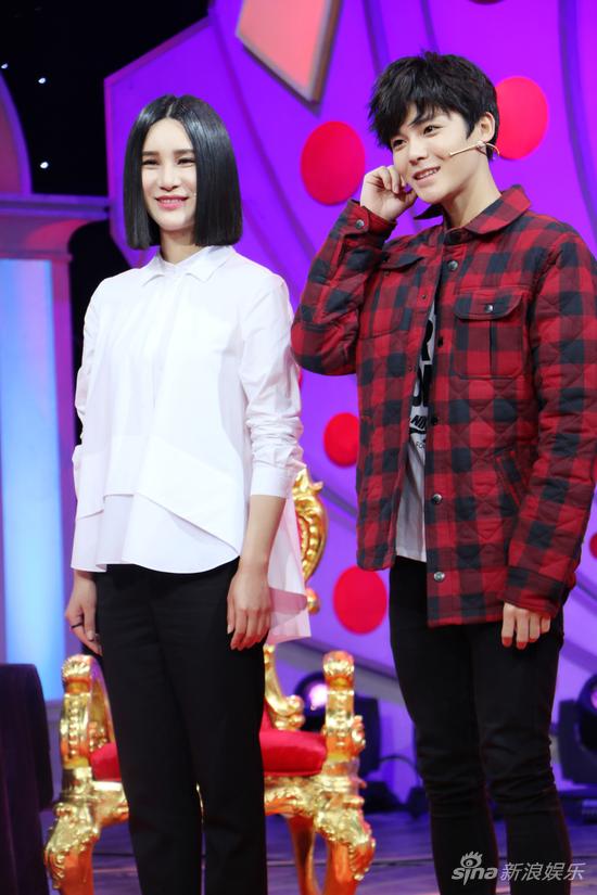 侯明昊宣布毕业单飞 黑金新年力捧上位