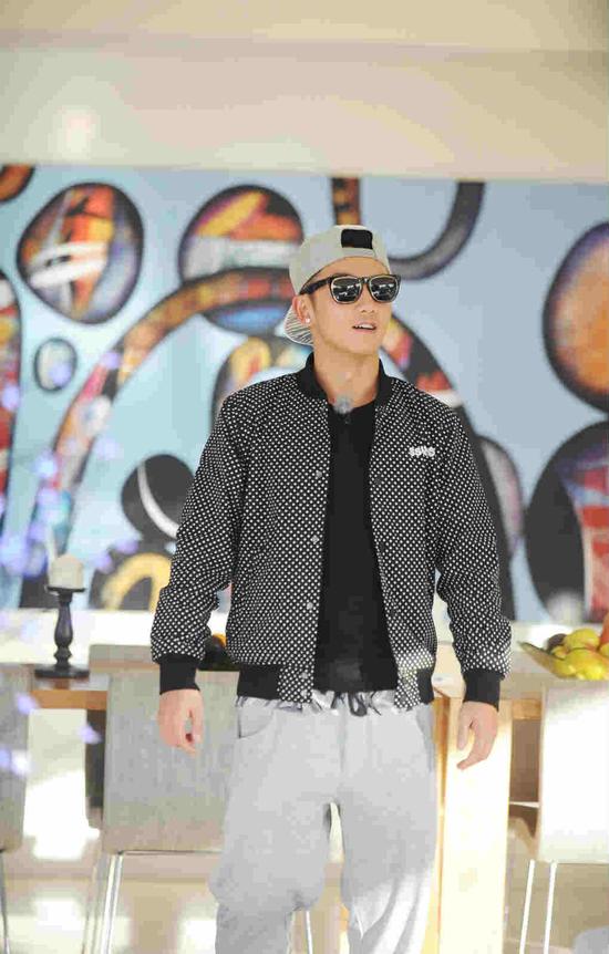 小猎豹郑恺帅气亮相