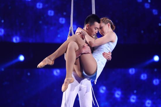 杂技《爱的旋律》