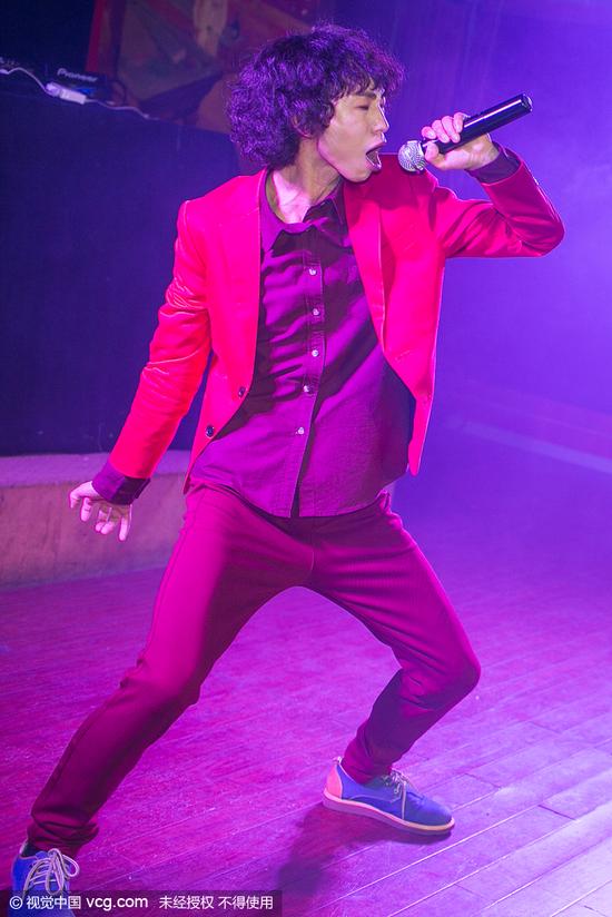 庞麦郎激情开唱