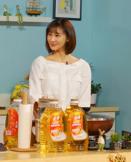 白柳汐录制吃货美食聊美食现场变小节目|白柳北方美食顺口溜图片