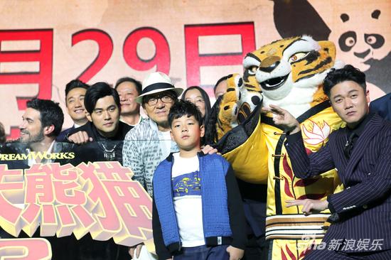 石头出席首映礼 超高语言天赋获褒奖|郭子睿