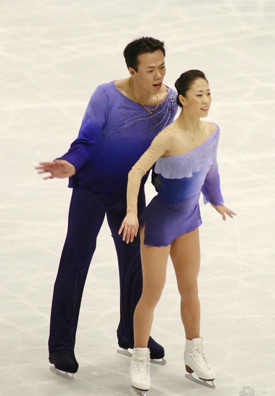 芒果春晚申雪夫妇担任教练 教众星学滑冰