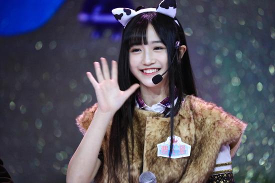 14岁“初恋美少女”费沁源