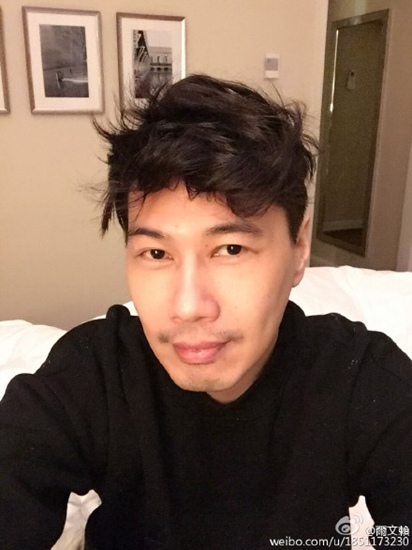 赖斯翔自曝起床照