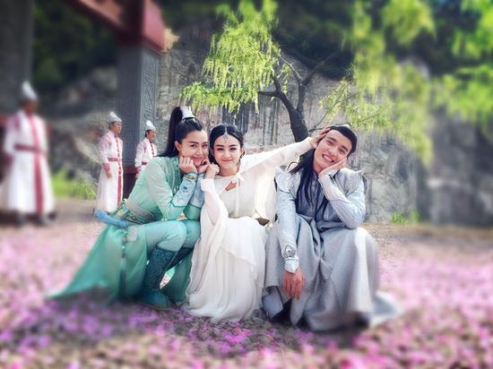 《剑侠》玉鬼夫妇同框 赵丽颖胖揍汪汐潮|赵丽颖|吴奇隆|刘思彤_新浪娱乐_新浪网