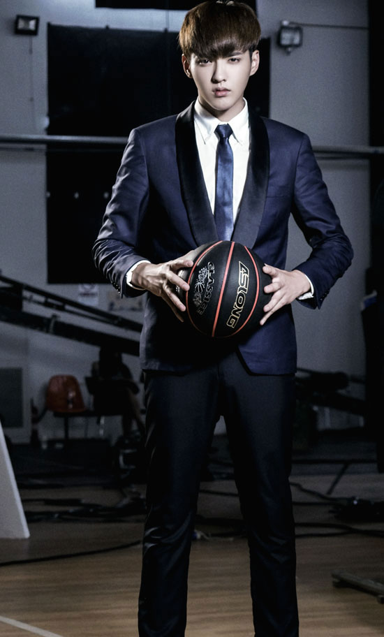 吴亦凡新年开门红 行程公益忙不停|吴亦凡