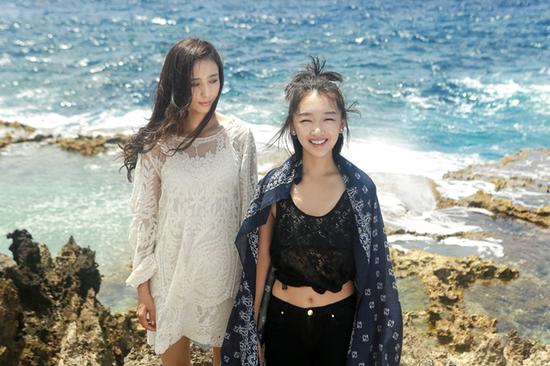 周冬雨情人节 奔爱 到海边 发神秘 告白 |周冬雨