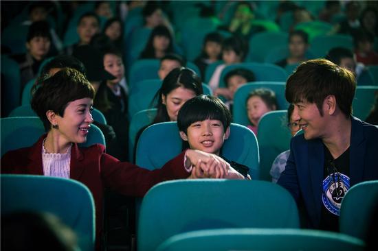 金巧巧陈浩民为子助阵