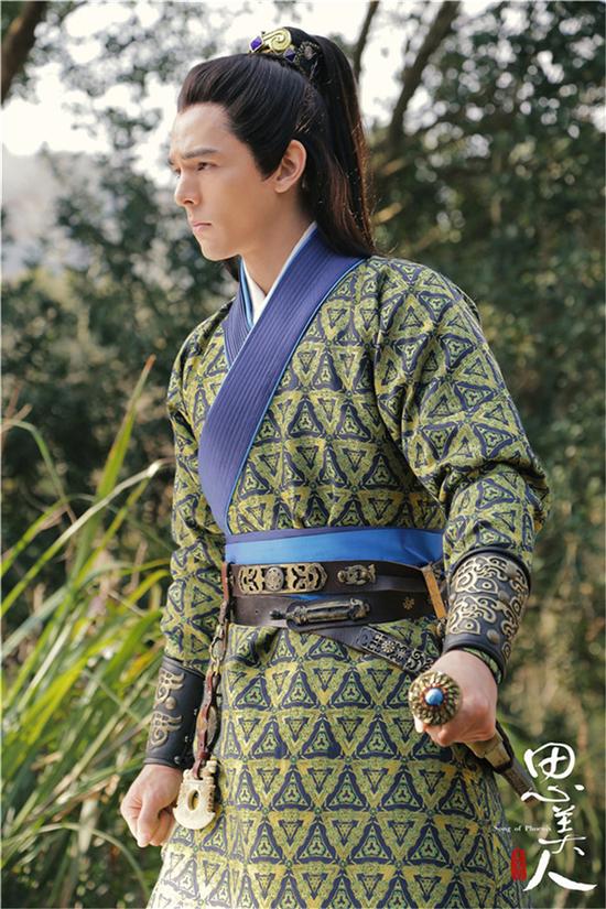 《思美人》混血男神李贤宰秒变英俊小将