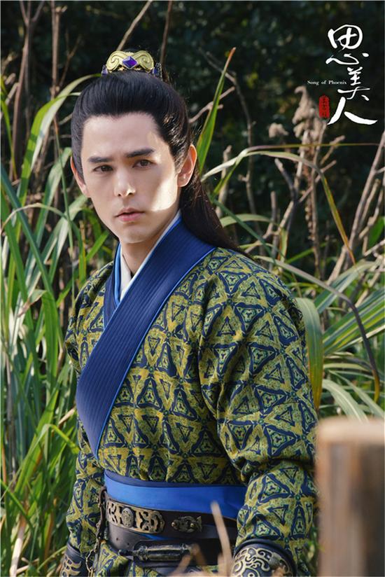 《思美人》混血男神李贤宰秒变英俊小将