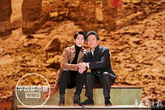 佟铁鑫春晚唱《父子》 彩排时杨洋曾落泪|春晚