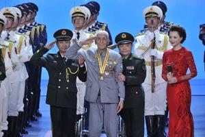 春晚最本色演出：三军仪仗队呈现时代风采