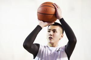 NBA名人赛进入倒计时 吴亦凡带伤加紧训练