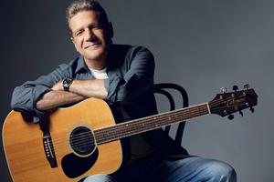 老鹰乐队联手杰克逊-布朗 格莱美致敬弗雷