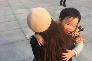 黄奕通过法律手段找回女儿 微博感恩众人