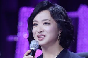 妈咪2维嘉妈妈求抱孙 美外婆性感写真爆红