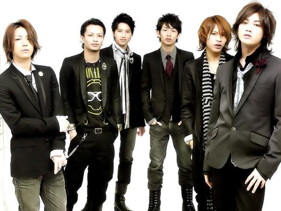 KAT-TUN以6人之姿出道，如今10周年却只剩下3人，宣布5月起将暂停活动。
