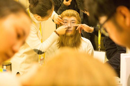 张卫健获封猴年必备 北京春晚一镜到底|张卫健