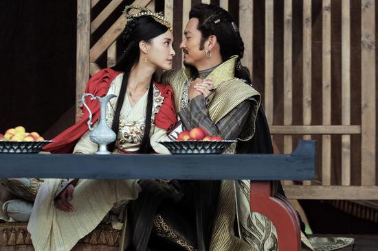 《解忧公主》中袁文康与张歆艺暧昧