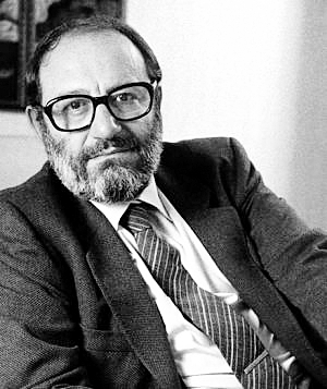 以《玫瑰的名字》成名